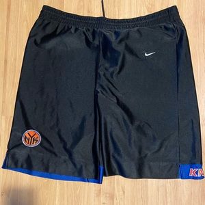NBA Shorts Knicks Size L Mens Basketball Logo.